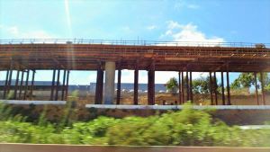 建設中の高速道路